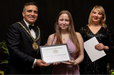 Chairman of the Council Cllr Darshan Sunger, Sydnae Smith and Cllr Holly Whitbread